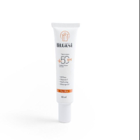 ضد آفتاب بدون رنگ فیوژن واتر مخصوص پوست خشک و نرمال